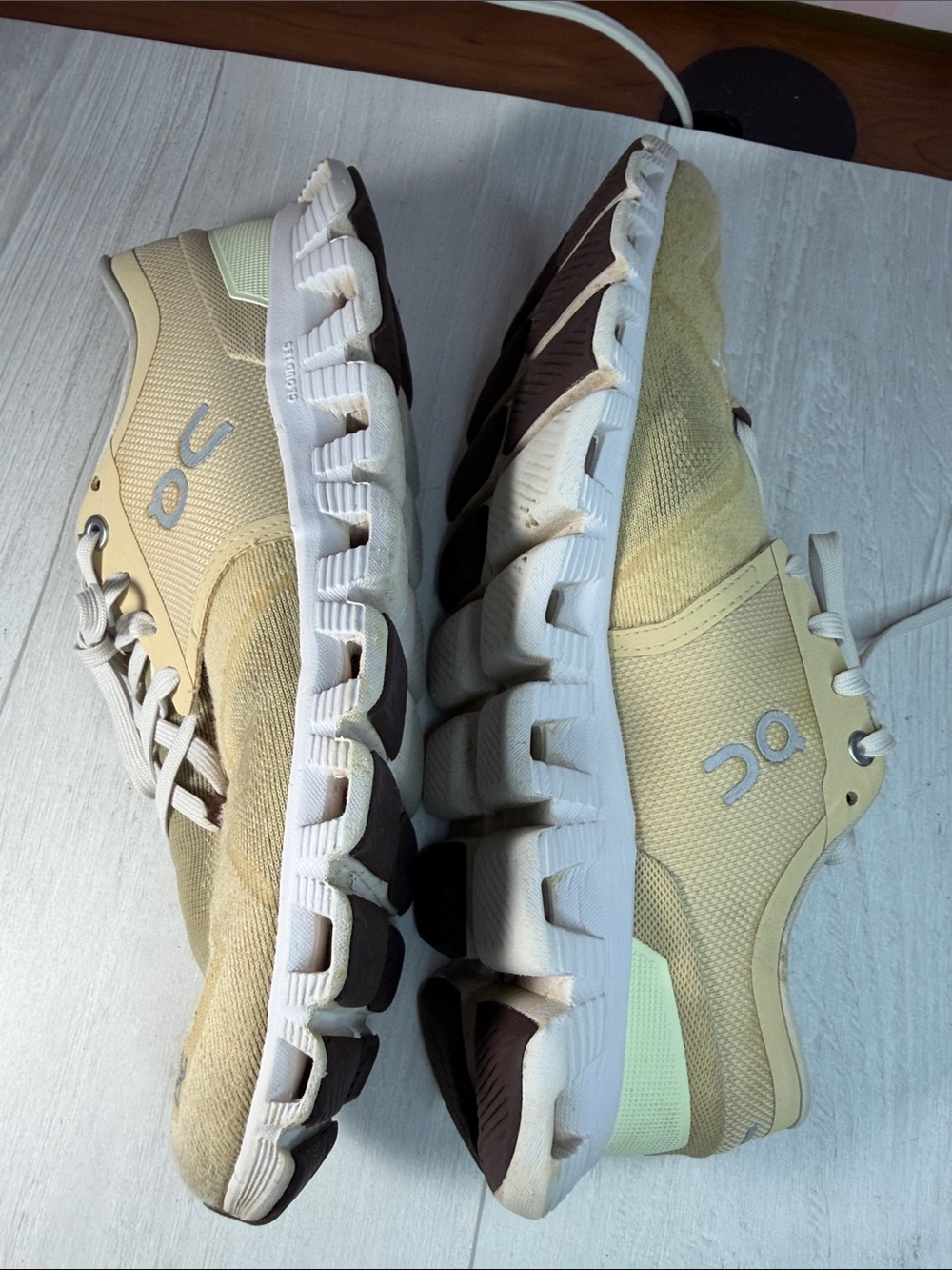On Running Cloudswift Lightweight Men's Running Shoe - Beige - Picture 10 of 11